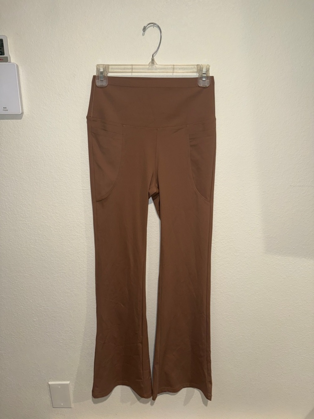 On Chic Beige colored flare leggings NWOT size S/M